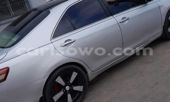 Sayi Na hannu Toyota Camry Azurfa Mota in Cotonou a Benin Sayi Na hannu Toyota Camry Azurfa Mota in Cotonou a Benin
