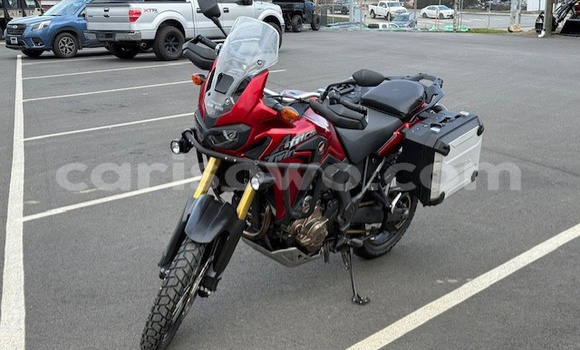 Sayi Na hannu Honda CRF Red Motsi in Cotonou a Benin Sayi Na hannu Honda CRF Red Motsi in Cotonou a Benin