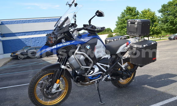 Sayi Na hannu BMW R1200GS Adventure Sauran Motsi in Cotonou a Benin Sayi Na hannu BMW R1200GS Adventure Sauran Motsi in Cotonou a Benin