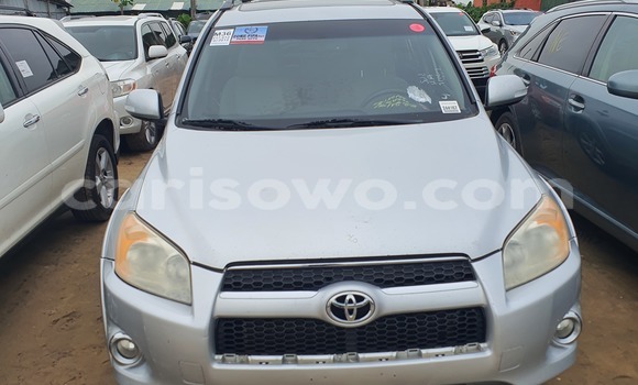 Sayi Na hannu Toyota RAV4 Azurfa Mota in Cotonou a Benin