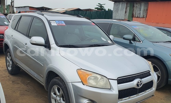Acheter Occasion Voiture Toyota RAV4 Gris à Cotonou, Benin Acheter Occasion Voiture Toyota RAV4 Gris à Cotonou, Benin