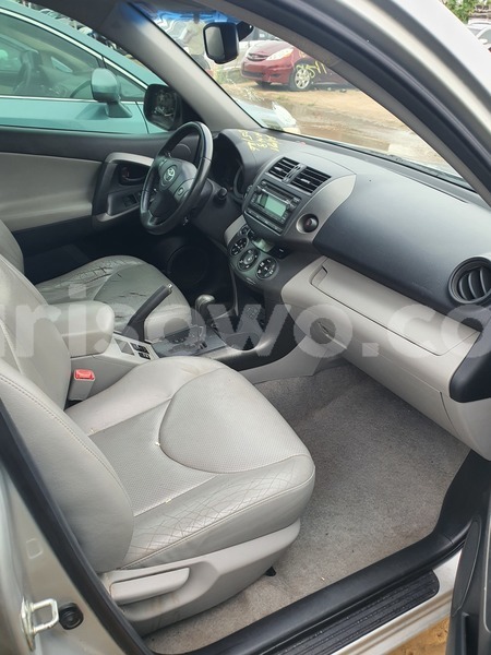 Big with watermark toyota rav4 benin cotonou 24895