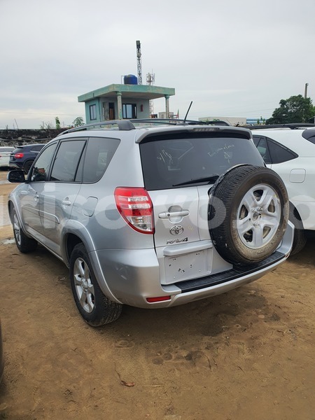 Big with watermark toyota rav4 benin cotonou 24895