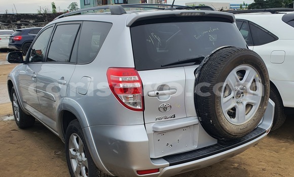 Acheter Occasion Voiture Toyota RAV4 Gris à Cotonou, Benin Acheter Occasion Voiture Toyota RAV4 Gris à Cotonou, Benin