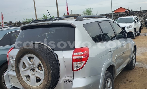 Acheter Occasion Voiture Toyota RAV4 Gris à Cotonou, Benin Acheter Occasion Voiture Toyota RAV4 Gris à Cotonou, Benin