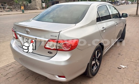 Sayi Na hannu Toyota Corolla Azurfa Mota in Cotonou a Benin Sayi Na hannu Toyota Corolla Azurfa Mota in Cotonou a Benin