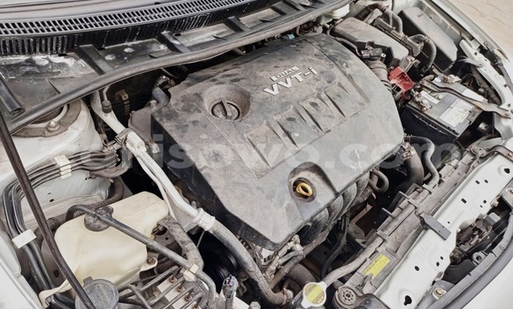 Sayi Na hannu Toyota Corolla Azurfa Mota in Cotonou a Benin Sayi Na hannu Toyota Corolla Azurfa Mota in Cotonou a Benin