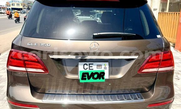 Ra Tuntun Mercedes-Benz GLE Miiran Ọkọ̀ in Cotonou ni Benin