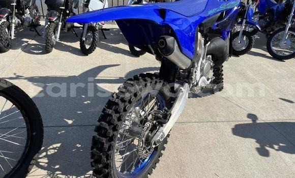 Sayi Sabo Yamaha TMAX Black Motsi in Bassila a Benin Sayi Sabo Yamaha TMAX Black Motsi in Bassila a Benin
