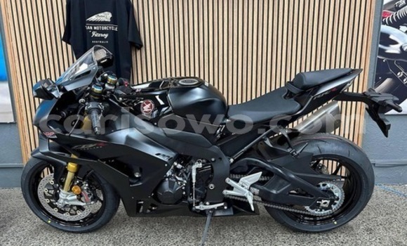 Sayi Sabo Yamaha TMAX Black Motsi in Bassila a Benin Sayi Sabo Yamaha TMAX Black Motsi in Bassila a Benin