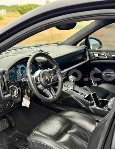 Big with watermark porsche 718 cayman benin cotonou 24925