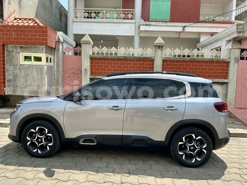 Big with watermark citroen evasion benin cotonou 24927