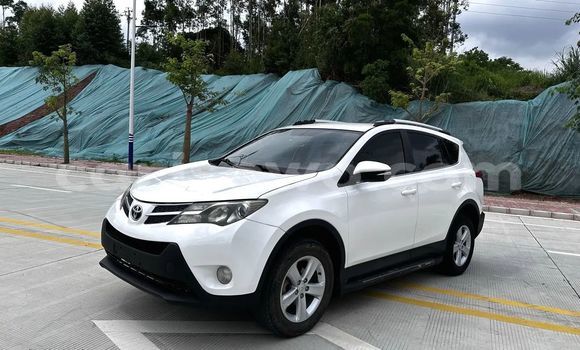 Acheter Occasion Voiture Toyota RAV4 Blanc à Abomey Calavi, Benin