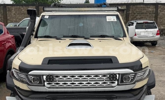 Acheter Occasion Voiture Toyota FJ Cruiser Beige à Cotonou, Benin Acheter Occasion Voiture Toyota FJ Cruiser Beige à Cotonou, Benin