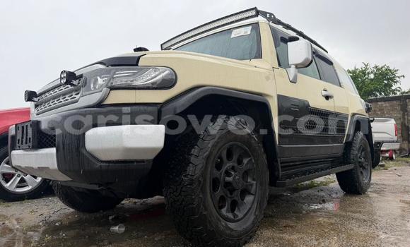 Acheter Occasion Voiture Toyota FJ Cruiser Beige à Cotonou, Benin Acheter Occasion Voiture Toyota FJ Cruiser Beige à Cotonou, Benin