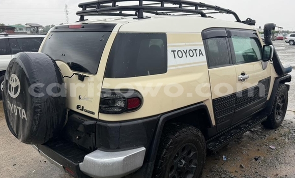Acheter Occasion Voiture Toyota FJ Cruiser Beige à Cotonou, Benin Acheter Occasion Voiture Toyota FJ Cruiser Beige à Cotonou, Benin