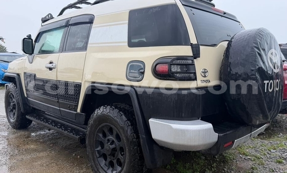 Acheter Occasion Voiture Toyota FJ Cruiser Beige à Cotonou, Benin Acheter Occasion Voiture Toyota FJ Cruiser Beige à Cotonou, Benin