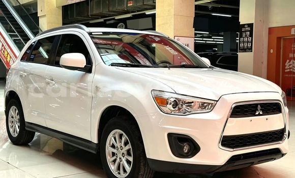 Acheter Occasion Voiture Mitsubishi ASX Blanc à Abomey Calavi, Benin Acheter Occasion Voiture Mitsubishi ASX Blanc à Abomey Calavi, Benin