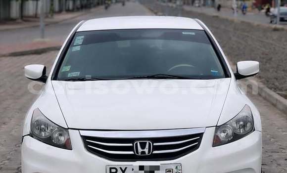 Acheter Occasion Voiture Honda Accord Blanc à Cotonou, Benin
