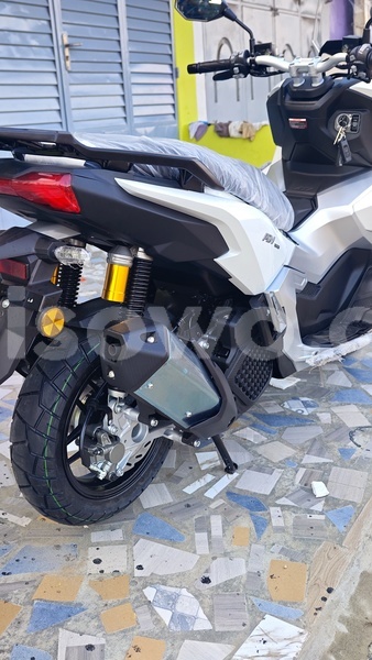 Big with watermark honda x adv benin cotonou 24986