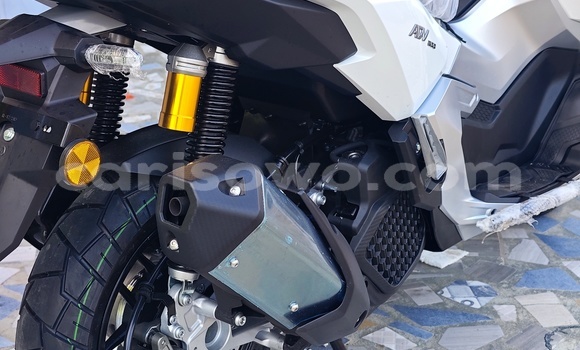 Sayi Sabo Honda X-ADV White Motsi in Cotonou a Benin Sayi Sabo Honda X-ADV White Motsi in Cotonou a Benin