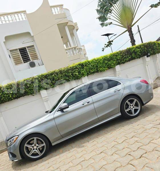Big with watermark mercedes viano benin cotonou 24990