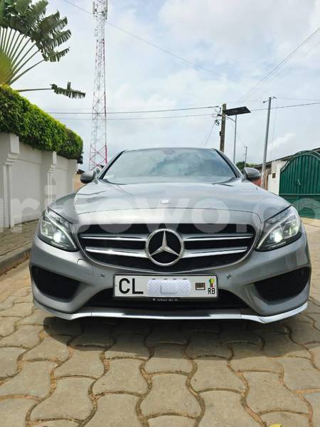 Big with watermark mercedes viano benin cotonou 24990