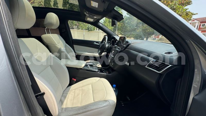Big with watermark mercedes viano benin cotonou 24996