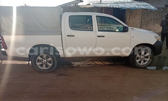 Acheter Occasion Voiture Toyota Pickup Blanc à Cotonou, Benin Acheter Occasion Voiture Toyota Pickup Blanc à Cotonou, Benin
