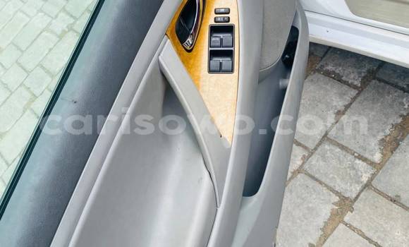 Sayi Na hannu Toyota Camry White Mota in Cotonou a Benin Sayi Na hannu Toyota Camry White Mota in Cotonou a Benin