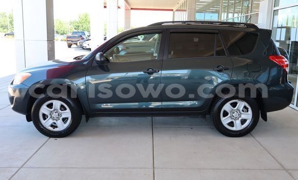Ra Àlòkù Toyota RAV4 Black Ọkọ̀ in Cotonou ni Benin Ra Àlòkù Toyota RAV4 Black Ọkọ̀ in Cotonou ni Benin