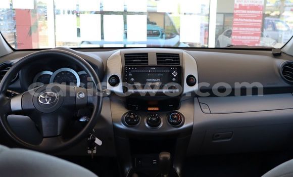 Ra Àlòkù Toyota RAV4 Black Ọkọ̀ in Cotonou ni Benin Ra Àlòkù Toyota RAV4 Black Ọkọ̀ in Cotonou ni Benin