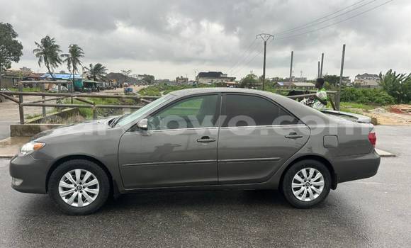 Ra Àlòkù Toyota Camry Brown Ọkọ̀ in Cotonou ni Benin Ra Àlòkù Toyota Camry Brown Ọkọ̀ in Cotonou ni Benin