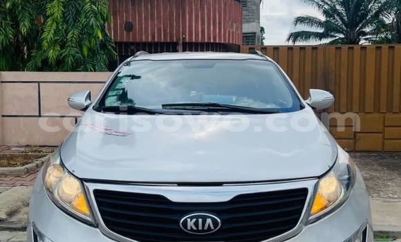 Ra Àlòkù Kia Sportage funfun Ọkọ̀ in Cotonou ni Benin Ra Àlòkù Kia Sportage funfun Ọkọ̀ in Cotonou ni Benin
