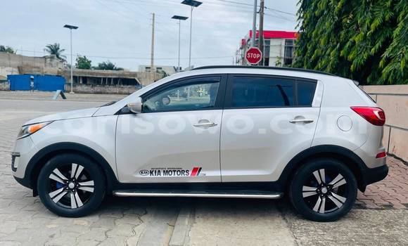 Ra Àlòkù Kia Sportage funfun Ọkọ̀ in Cotonou ni Benin Ra Àlòkù Kia Sportage funfun Ọkọ̀ in Cotonou ni Benin