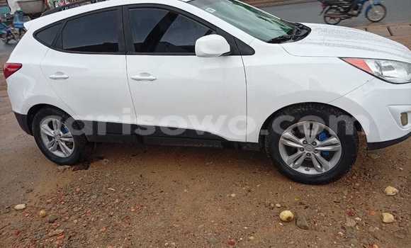 Ra Àlòkù Hyundai Tucson funfun Ọkọ̀ in Cotonou ni Benin Ra Àlòkù Hyundai Tucson funfun Ọkọ̀ in Cotonou ni Benin