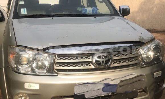 Acheter Occasion Voiture Toyota Fortuner Gris à Cotonou, Benin