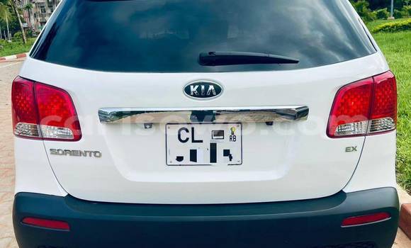Sayi Na hannu Kia Sorento White Mota in Cotonou a Benin Sayi Na hannu Kia Sorento White Mota in Cotonou a Benin