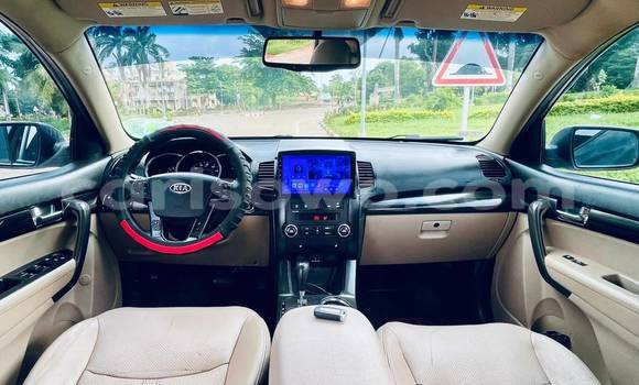 Sayi Na hannu Kia Sorento White Mota in Cotonou a Benin Sayi Na hannu Kia Sorento White Mota in Cotonou a Benin