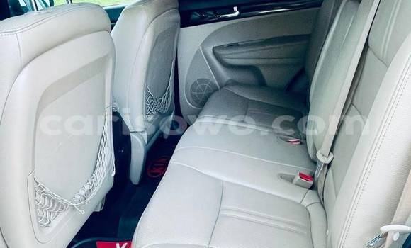 Sayi Na hannu Kia Sorento White Mota in Cotonou a Benin Sayi Na hannu Kia Sorento White Mota in Cotonou a Benin
