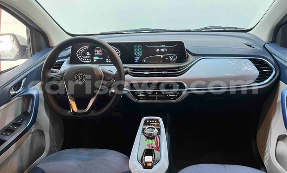 Ra Àlòkù Changan Eado ev funfun Ọkọ̀ in Cotonou ni Benin Ra Àlòkù Changan Eado ev funfun Ọkọ̀ in Cotonou ni Benin