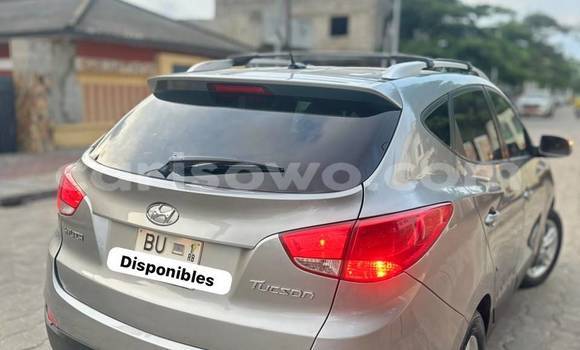 Sayi Na hannu Hyundai Tucson Azurfa Mota in Cotonou a Benin Sayi Na hannu Hyundai Tucson Azurfa Mota in Cotonou a Benin