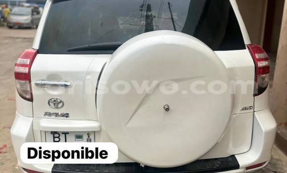 Sayi Na hannu Toyota RAV4 White Mota in Cotonou a Benin Sayi Na hannu Toyota RAV4 White Mota in Cotonou a Benin