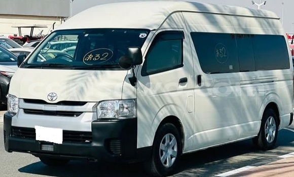 Acheter Occasion Voiture Toyota Hiace Blanc à Cotonou, Benin
