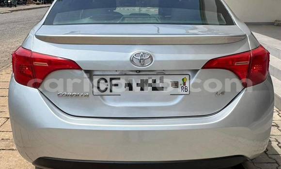 Sayi Na hannu Toyota Avalon White Mota in Cotonou a Benin Sayi Na hannu Toyota Avalon White Mota in Cotonou a Benin