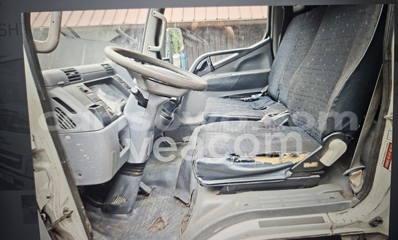 Acheter Import Utilitaire Mitsubishi Van Blanc à Abomey, Benin Acheter Import Utilitaire Mitsubishi Van Blanc à Abomey, Benin