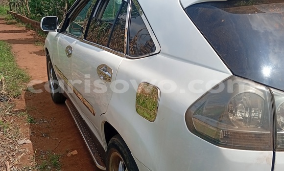 Sayi Na hannu Lexus RX 330 White Mota in Abomey Calavi a Benin Sayi Na hannu Lexus RX 330 White Mota in Abomey Calavi a Benin