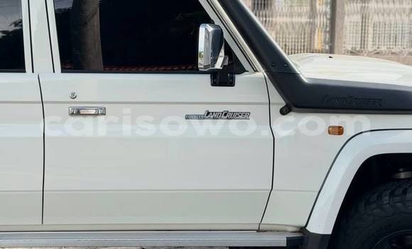 Acheter Occasion Voiture Toyota Land Cruiser Blanc à Cotonou, Benin Acheter Occasion Voiture Toyota Land Cruiser Blanc à Cotonou, Benin
