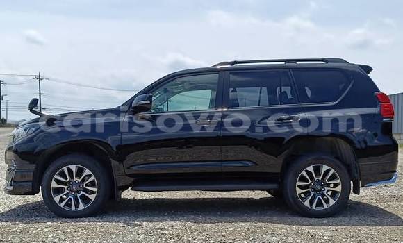 Sayi Na hannu Toyota Land Cruiser Prado Black Mota in Cotonou a Benin Sayi Na hannu Toyota Land Cruiser Prado Black Mota in Cotonou a Benin