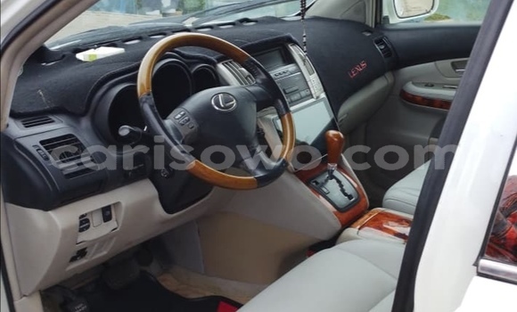 Sayi Na hannu Lexus RX 330 White Mota in Cotonou a Benin Sayi Na hannu Lexus RX 330 White Mota in Cotonou a Benin